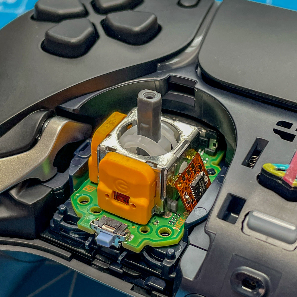 PS5 DualSense Edge Upgraded No-Drift Analogue Stick Modules With Hall Sensing Technology