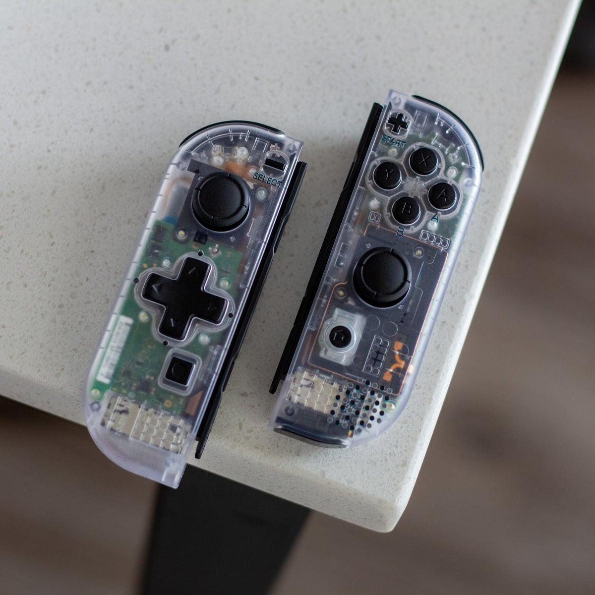 Joy-Cons Clear “Game Boy Pocket” Mod - Nintendo Switch Retro Gaming Controllers Black Buttons and D-Pad